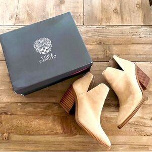 Vince Camuto Suede Leather Ankle Boots size 10